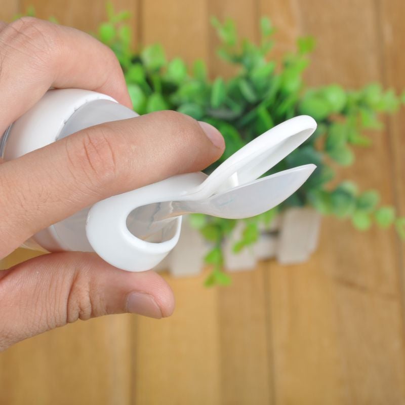 Biberon avec cuillère pour nouveau-né | EasyBottle™ - BENISHOP BABY